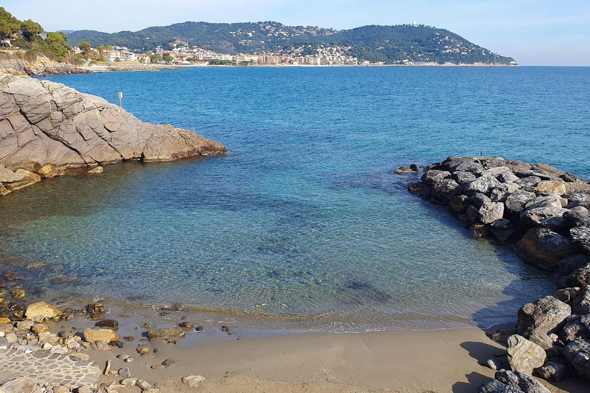 C22 Beachfront Villa - Spa Bath, Pool, Private Beach, Parking Free Andora Exterior photo