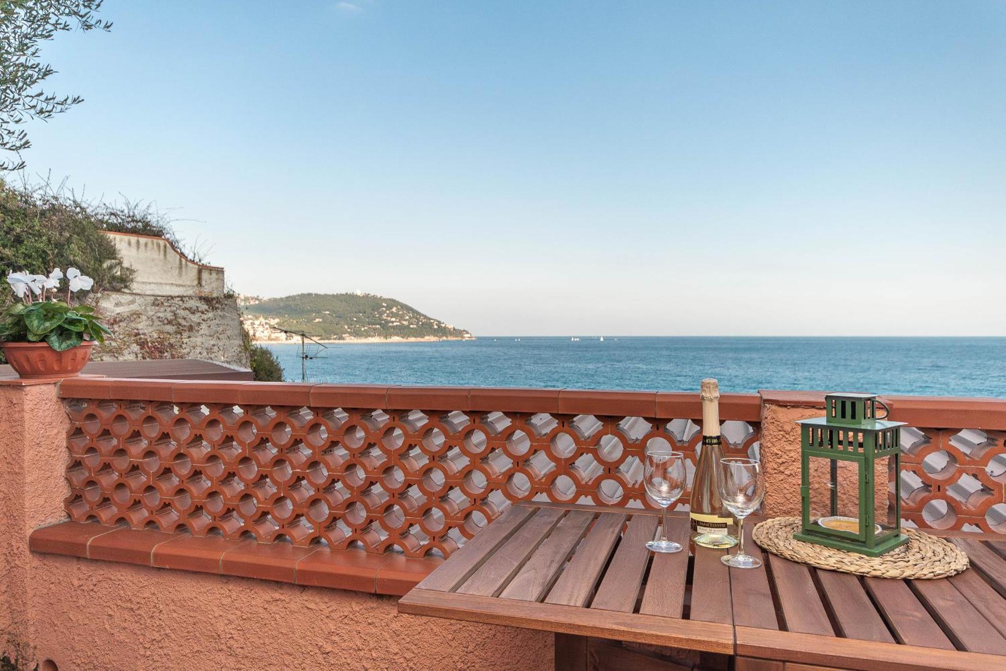 C22 Beachfront Villa - Spa Bath, Pool, Private Beach, Parking Free Andora Exterior photo